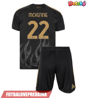 Lacne Dětský Futbalové dres Juventus Weston McKennie #22 2026-27 Krátky Rukáv - Tretina (+ trenírky)